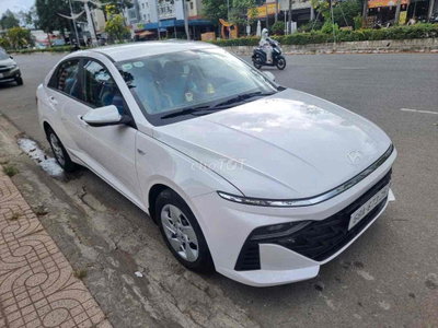 Hyundai Accent 2024 Số sàn 40.000 km Trắng