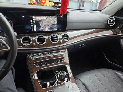 Mercedes-Benz E-220 Đỏ