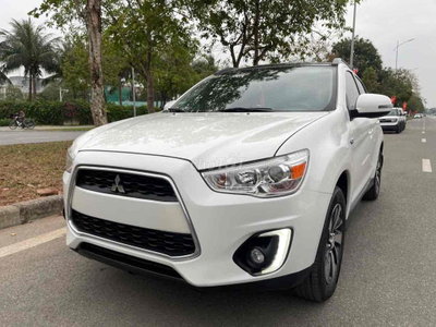 Mitsubishi Outlander 2.0 Trắng 75000 km