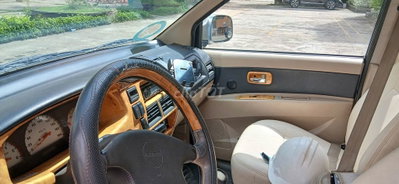 Isuzu Hi-Lander 7 chỗ Bạc