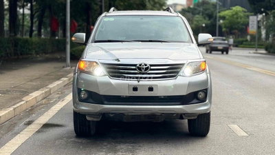 Toyota Fortuner 2013 máy xăng 1 cầu cực chất đẹp