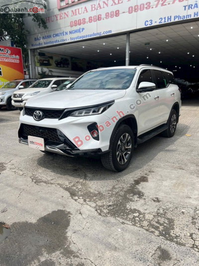 Xe Toyota Fortuner Legender 2.4L 4x2 AT 2022