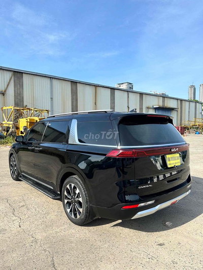 Kia Carnival Premium 2021 Đen 65000km