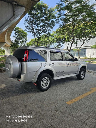 Ford Everest 2011 Bạc Số sàn. 2 cầu.4x4. máy xăng.