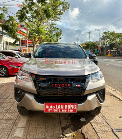Xe Toyota Fortuner 2.4G 4x2 MT 2020