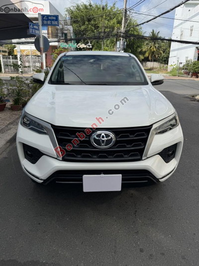 Xe Toyota Fortuner 2.4L 4x2 MT 2022