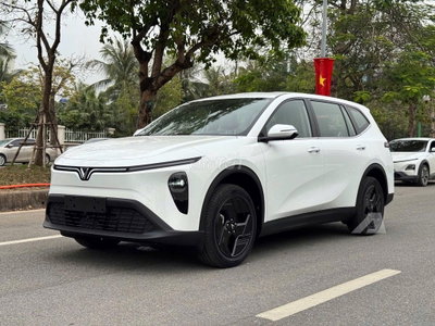 VinFast VF MPV 7 Trắng Giá nhà máy