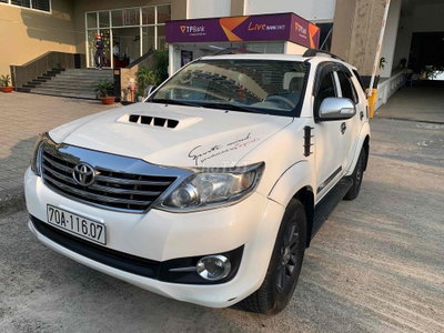 Toyota Fortuner 2016 Số sàn Trắng