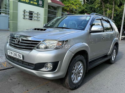 Toyota Fortuner 2013 Số sàn, máy Dầu