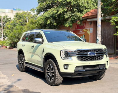 Ford Everest Titanium 4x2 2022, Màu Hot, Xe Chuẩn