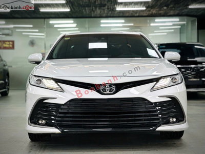 Xe Toyota Camry 2.0Q 2023