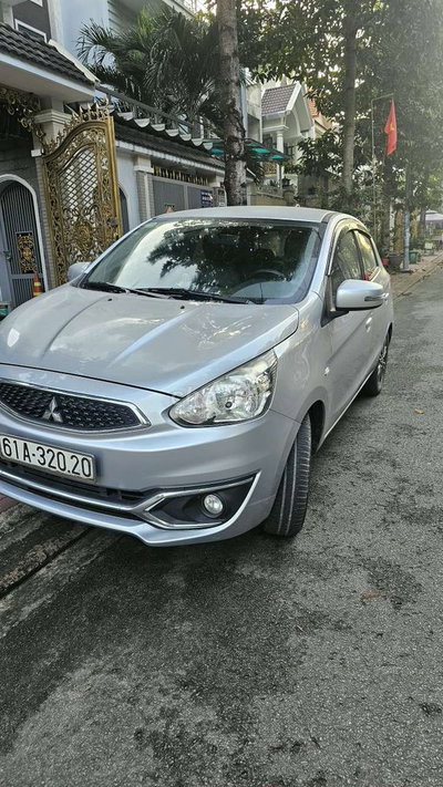 Mitsubishi Mirage Bạc 5 chỗ