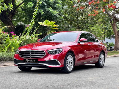 Mercedes E200 Exclusive V1 2022 Đỏ Bank 90%