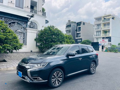 Outlander premium 2022 xám-38500km