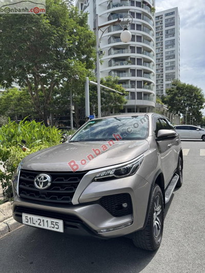 Xe Toyota Fortuner 2.4L 4x2 MT 2022