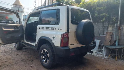Ssangyong Korando Trắng 2 chỗ