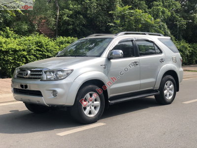 Xe Toyota Fortuner 2.7V 4x4 AT 2011