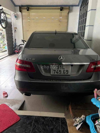 Mercedes-Benz E250 Xám 107315 km