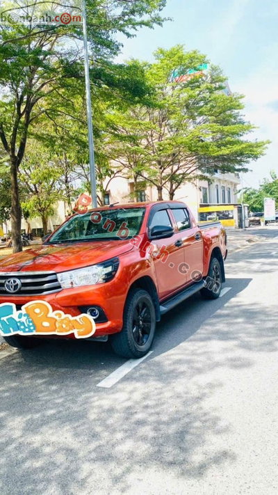 Xe Toyota Hilux 2.4E 4x2 MT 2019