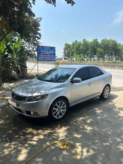 Kia Forte Bạc Số sàn 5 chỗ
