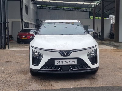 SIÊU LƯỚT VF7 ECO 25 - 5.000KM 0 FREE SẠC KGH
