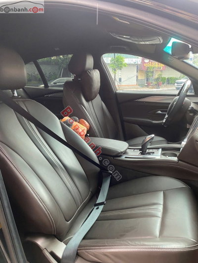 Xe VinFast Lux A 2.0 Premium 2.0 AT 2019