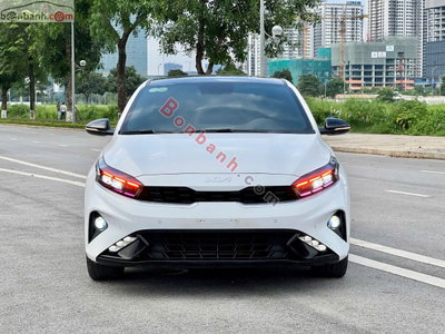 Xe Kia K3 Premium 2.0 AT 2025