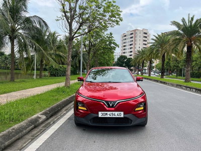 VinFast VF7 Plus 2025 Đỏ 7.800 km