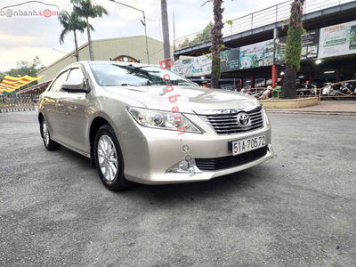 Xe Toyota Camry 2.0E 2014