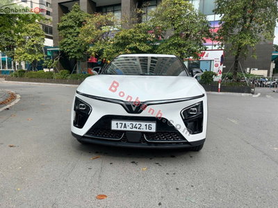 Xe VinFast VF7 Eco 2025