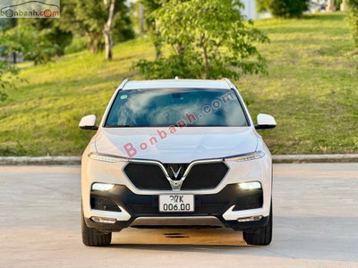 Xe VinFast Lux SA 2.0 Base 2.0 AT 2021