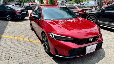 Honda Civic HEV 2025 Đỏ 4.000 Km