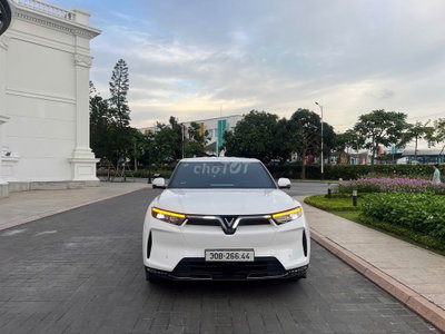 Xe điện VinFast VF9 Eco 2025 Trắng