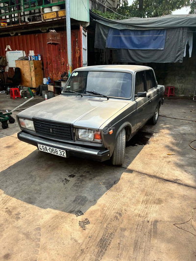 Lada 2107 Xám Đã qua sử dụng