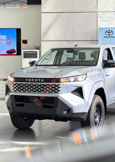 Xe Toyota Hilux Standard 2.8L 4x2 MT 2026