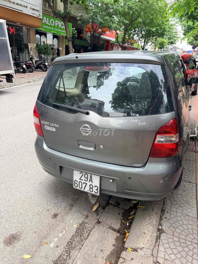 Nissan Grand Livina 7 chỗ Xám