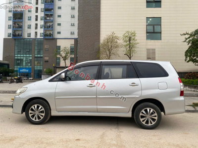 Xe Toyota Innova 2.0E 2015