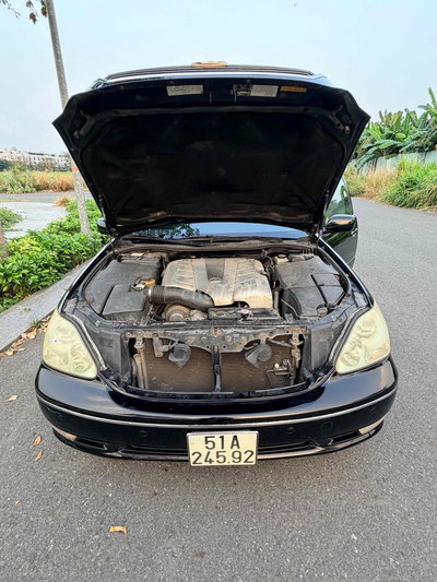 Lexus LS430 màu Đen