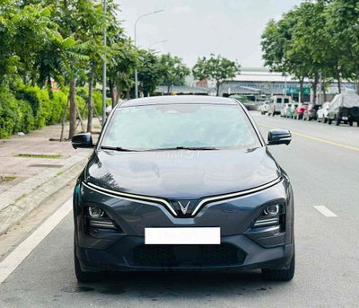 Xe điện VinFast VF6 Plus 2024 Xám