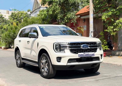 ✅ Ford Everest 2025 2.0l Titanium 4x4 - 5.300km