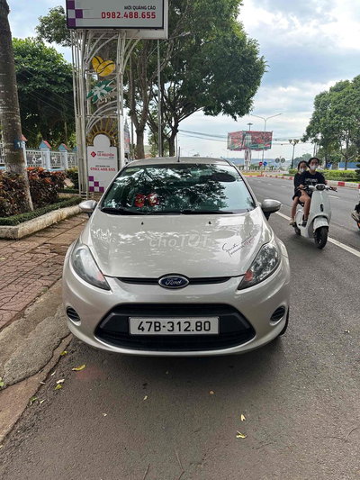 Ford Fiesta 2011 Vàng cát Tự động