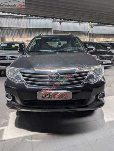 Xe Toyota Fortuner 2.7V 4x2 AT 2014