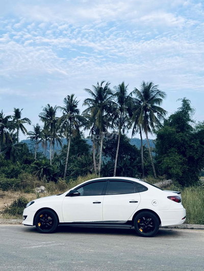 Hyundai Avante Trắng 5 chỗ