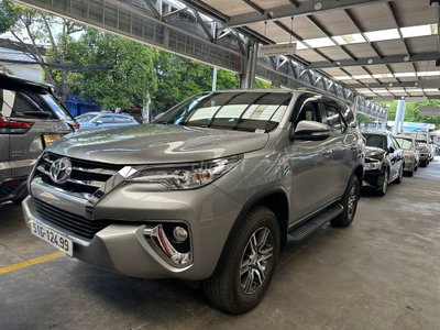 Toyota Fortuner 2.7 AT 2017 Bạc