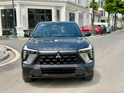 Mitsubishi Xforce Premium 27000 km Xám