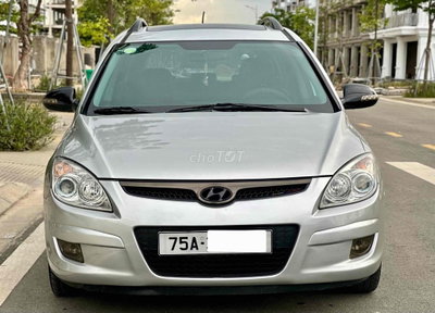 Hyundai i30 CW Bản Full Bạc