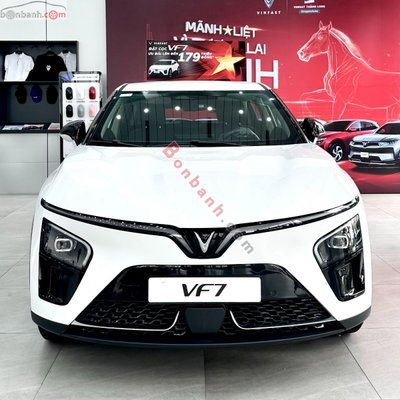 Xe VinFast VF7 Eco 2026