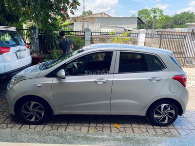 Hyundai Grand i10 Bạc 1.0 MT hatback