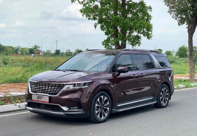 Kia Carnival 2.2 Sig 2022 Nâu đỏ
