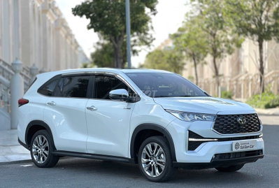 Toyota Innova Hybrid 2024 Trắng 9000 km